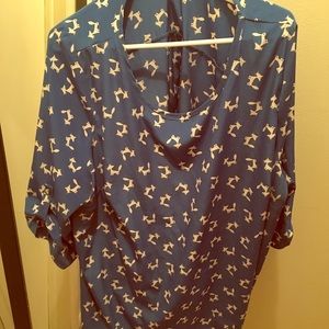 Blue silky top in fox print